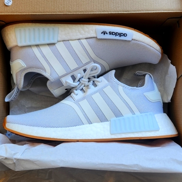 New Adidas NMD R_1 PRIMEBLUE. Mens White, Athletic, Running Shoe - Picture 2 of 3